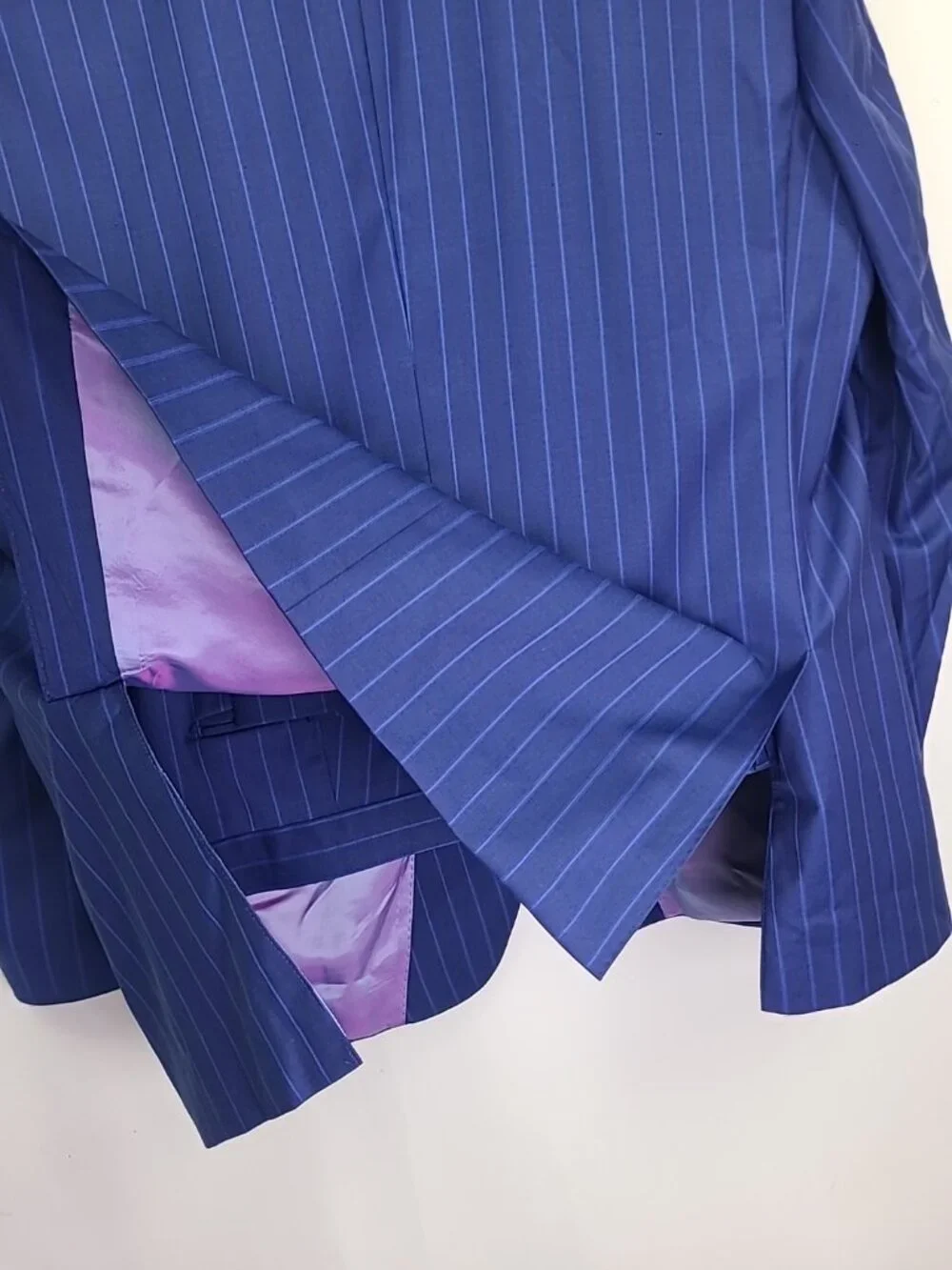 Berragamo Elegant Stripped 3-Piece Super 110'S Suit 48R Pants W42xL28.5